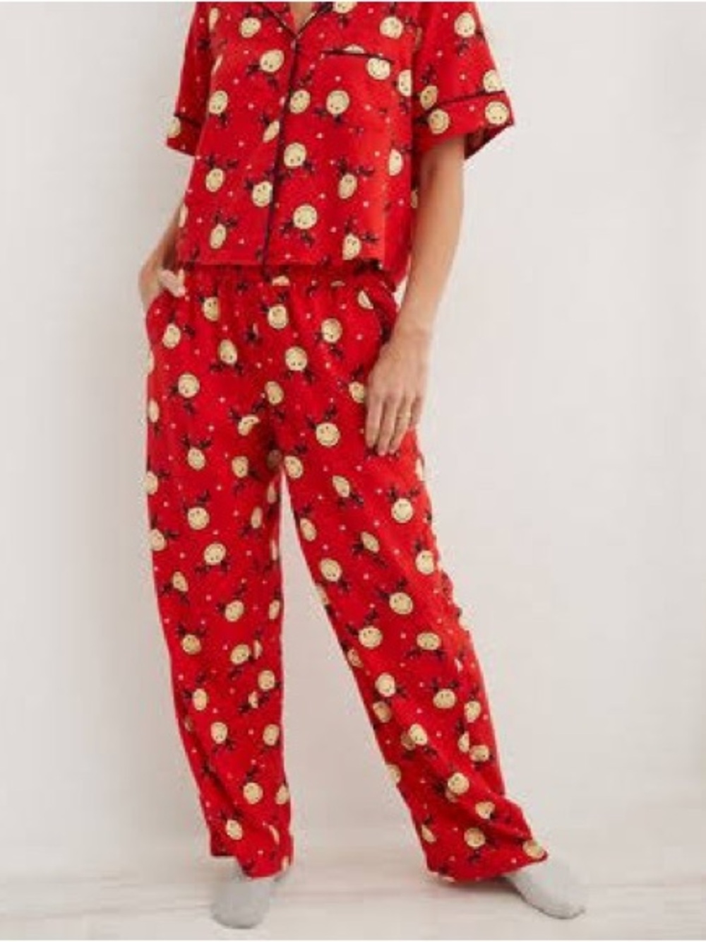 Aerie holiday smiley flannel skater pajama pants & scrunchie set